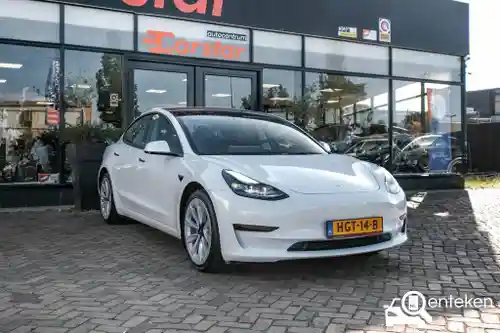 Tesla Model 3 2022