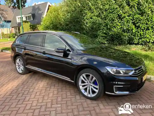 VW Passat Variant GTE 2015