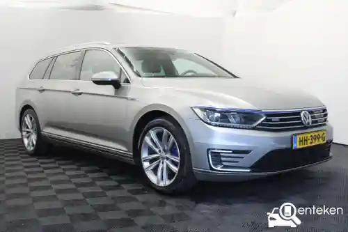VW Passat Variant GTE 2015
