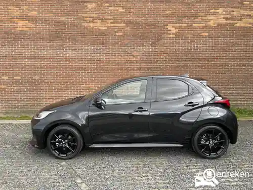 Mazda 2 Hybrid 2025