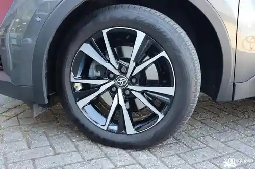 Toyota C-HR 2.0 Hybrid 2025