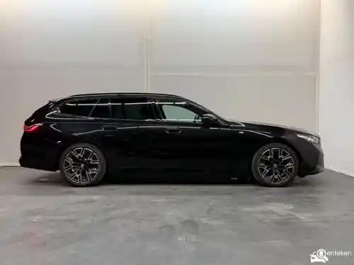 BMW 530e Touring 2025