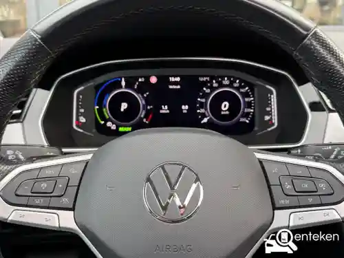 VW Passat Variant GTE 2021