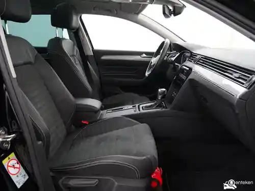 VW Passat Variant GTE 2021