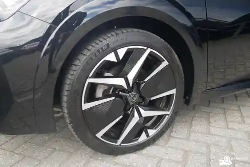 Peugeot 208 1.2 PureTech 100 2024