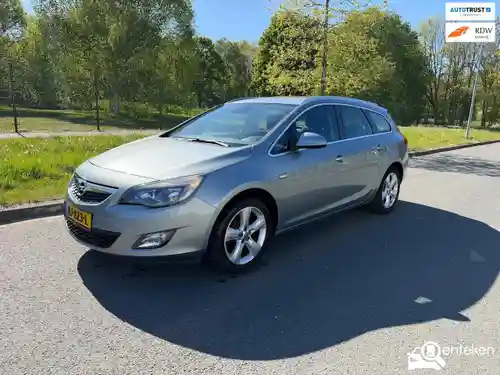 Opel Astra Sports Tourer 1.4 Turbo 2012