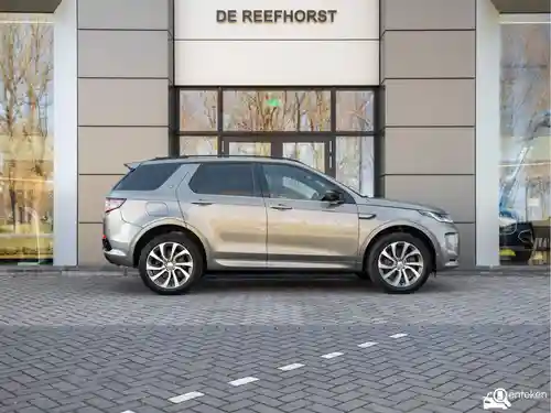 Land Rover Discovery Sport P300e 2022