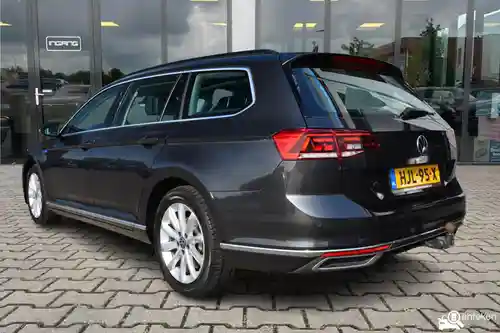 VW Passat Variant GTE 2021