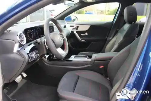 Mercedes-Benz A 180 2025