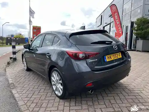 Mazda 3 SKYACTIV-G 120 2015