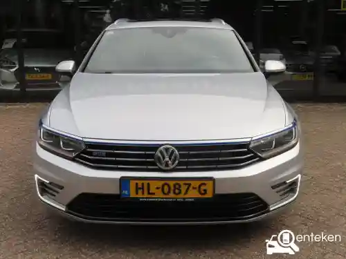 VW Passat Variant GTE 2015