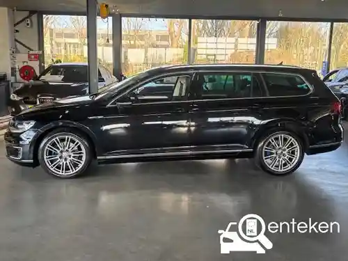 VW Passat Variant GTE 2015
