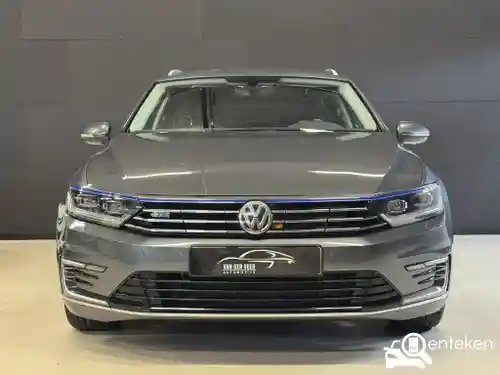 VW Passat Variant GTE 2015