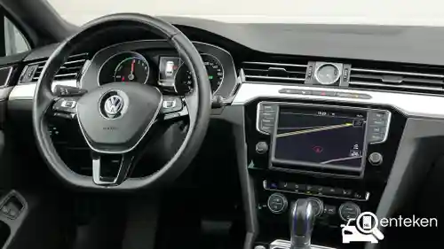 VW Passat Variant GTE 2015