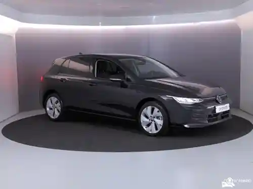 VW Golf 1.5 eHybrid 2025