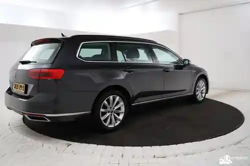 VW Passat Variant GTE 2021