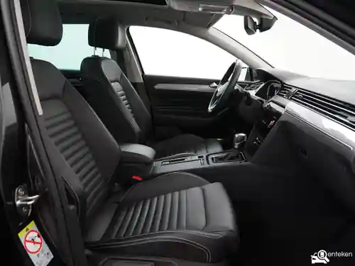 VW Passat Variant GTE 2021
