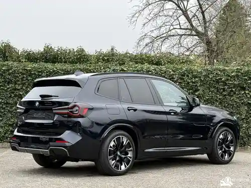 BMW iX3 2024