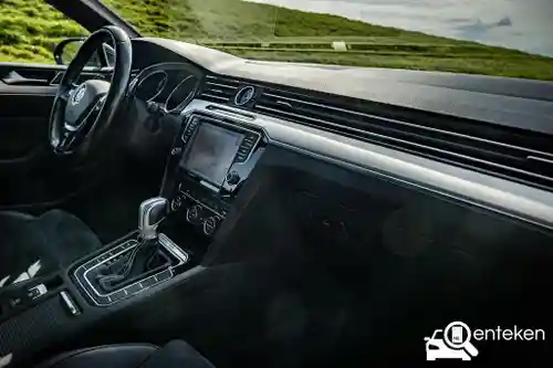 VW Passat Variant GTE 2015