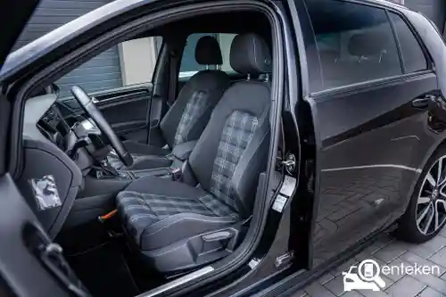 VW Golf GTE 2015