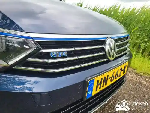 VW Passat Variant GTE 2015