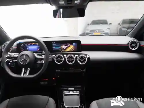 Mercedes-Benz A 180 2025
