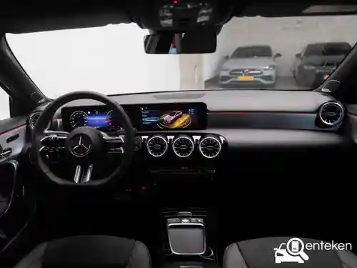 Mercedes-Benz A 180  2025