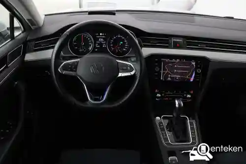VW Passat Variant GTE 2021