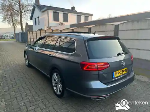 VW Passat Variant GTE 2015