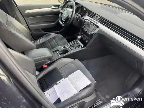 VW Passat Variant GTE 2015