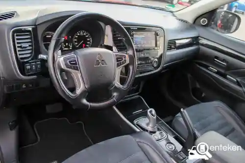 Mitsubishi Outlander 2.0 Plug-In Hybrid 2015