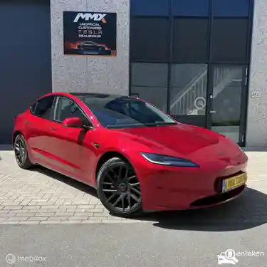 Tesla Model 3 2024