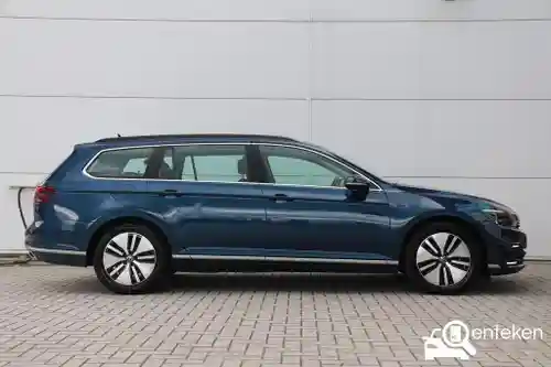 VW Passat Variant GTE 2022