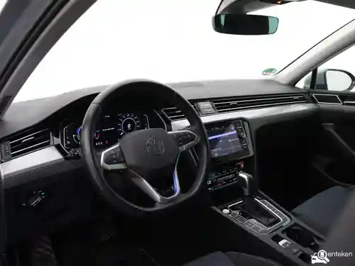 VW Passat Variant GTE 2022