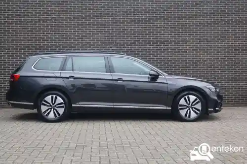 VW Passat Variant GTE 2021