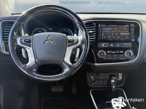 Mitsubishi Outlander 2.0 Plug-In Hybrid 2015