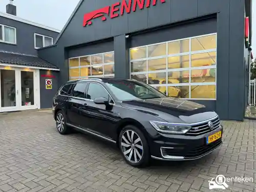 VW Passat Variant GTE 2015