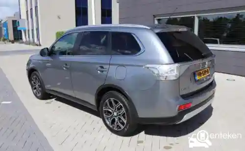 Mitsubishi Outlander 2.0 Plug-In Hybrid 2015