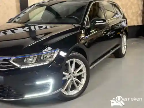 VW Passat Variant GTE 2015