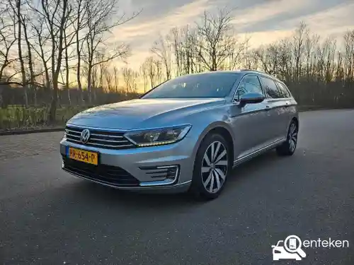 VW Passat Variant GTE 2015
