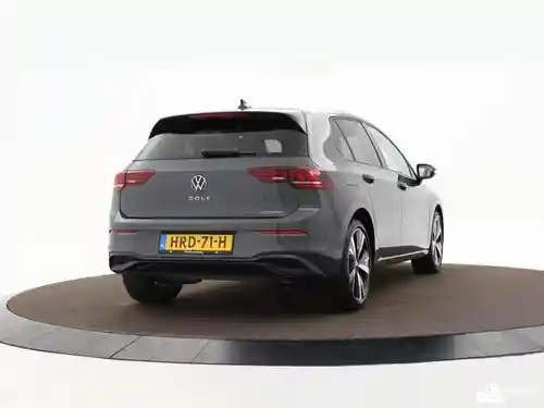 VW Golf 1.5 eHybrid 2025