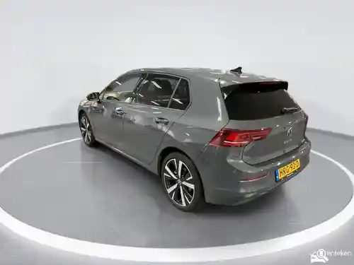 VW Golf 1.5 eHybrid 2025