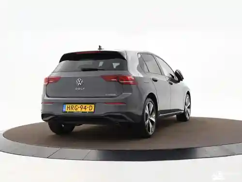 VW Golf 1.5 eHybrid 2025