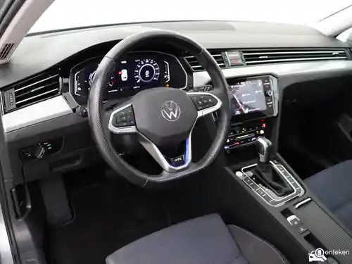 VW Passat Variant GTE 2021