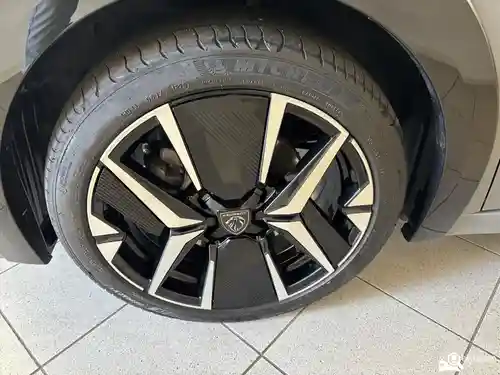 Peugeot 208 1.2 Hybrid 136 2025