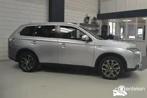Mitsubishi Outlander 2.0 Plug-In Hybrid 2015