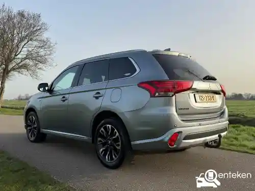Mitsubishi Outlander 2.0 Plug-In Hybrid 2015