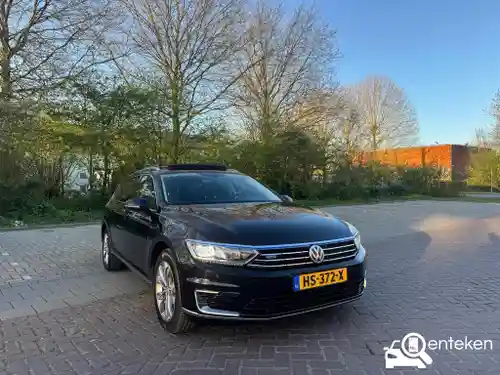 VW Passat Variant GTE 2015