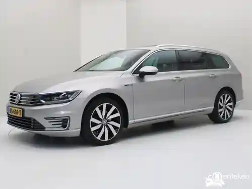 VW Passat Variant GTE 2015