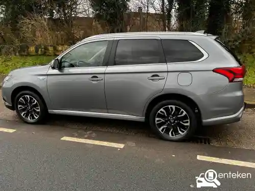 Mitsubishi Outlander 2.0 Plug-In Hybrid 2015